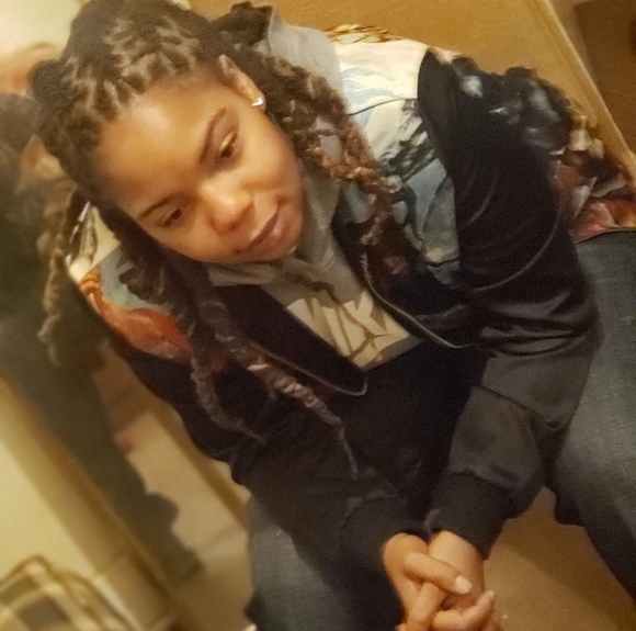 Meet your Posher, Crystal - Picture 1 of 1